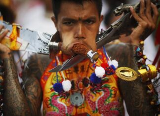 Вегетарианский фестиваль на Пхукете Pheket Vegeterian Festival