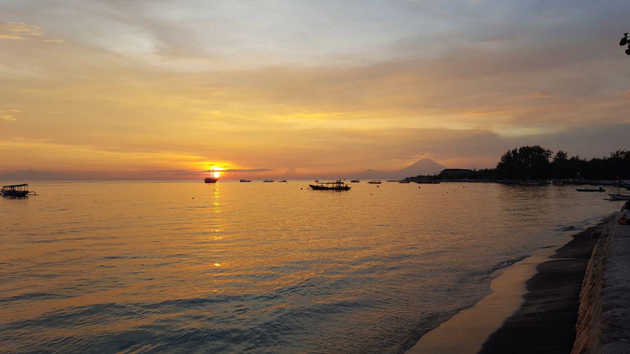 Бали. Вид с острова Гили Эир