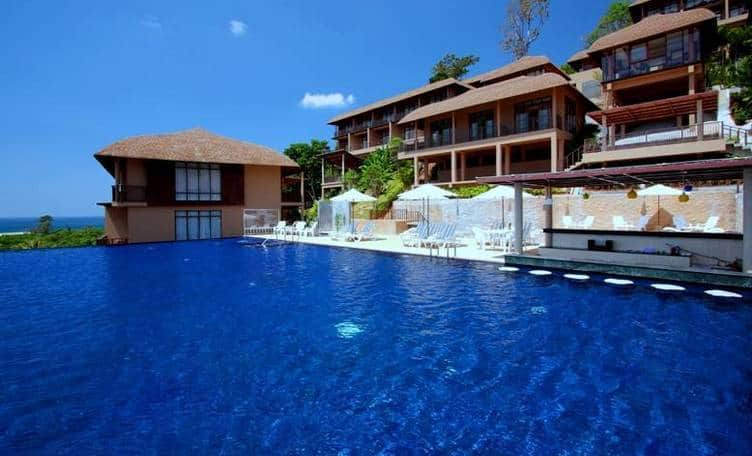 Karon Phunaka Resort. Отель 4 звезды на холме в джунглях