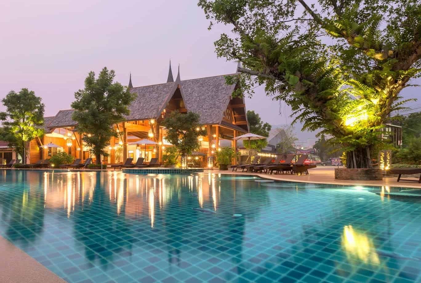 Naina Resort & Spa. Недорогой отель в Патонге 3 звезды с бассейном
