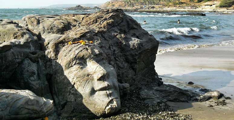 Лицо Шивы на пляже Маленький Вагатор - одна из самых известных достопримечательностей штата Гоа