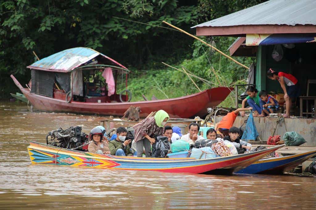 Быстрая лодка в Луангпхабанг