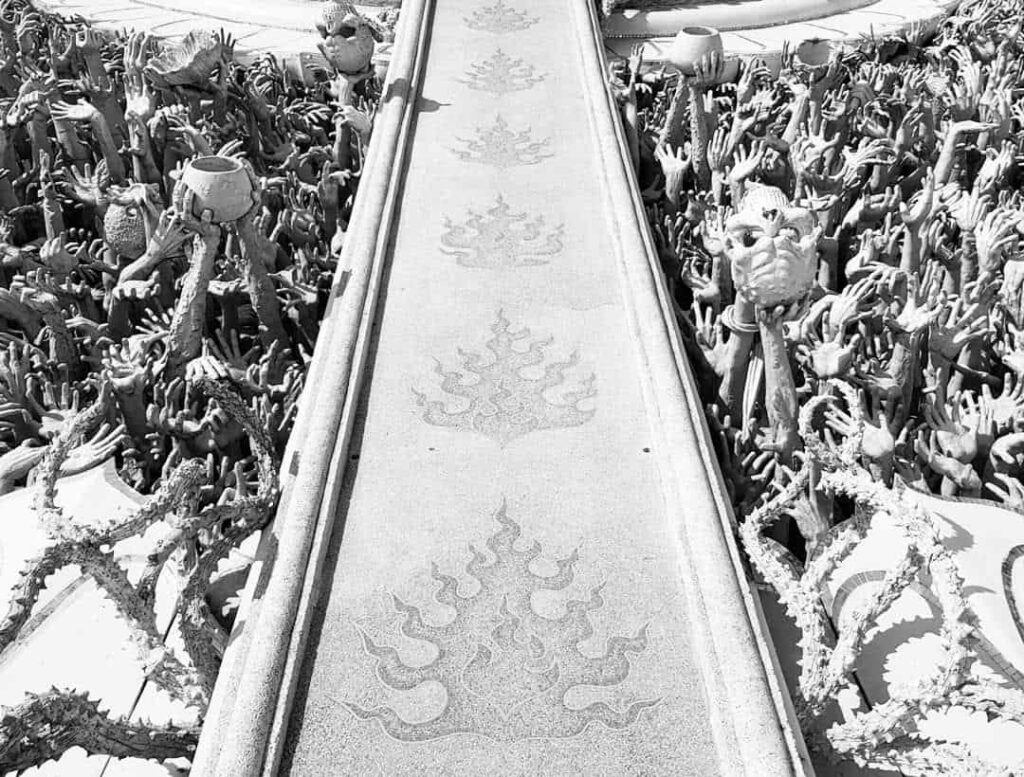 Мост "циклов перерождений". Белый Храм. Чианг Раи, Таиланд
