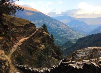 Треккинг к Эвересту, день 4. Сатэ — Джунбеси Треккинг к базовому лагерю Эвереста