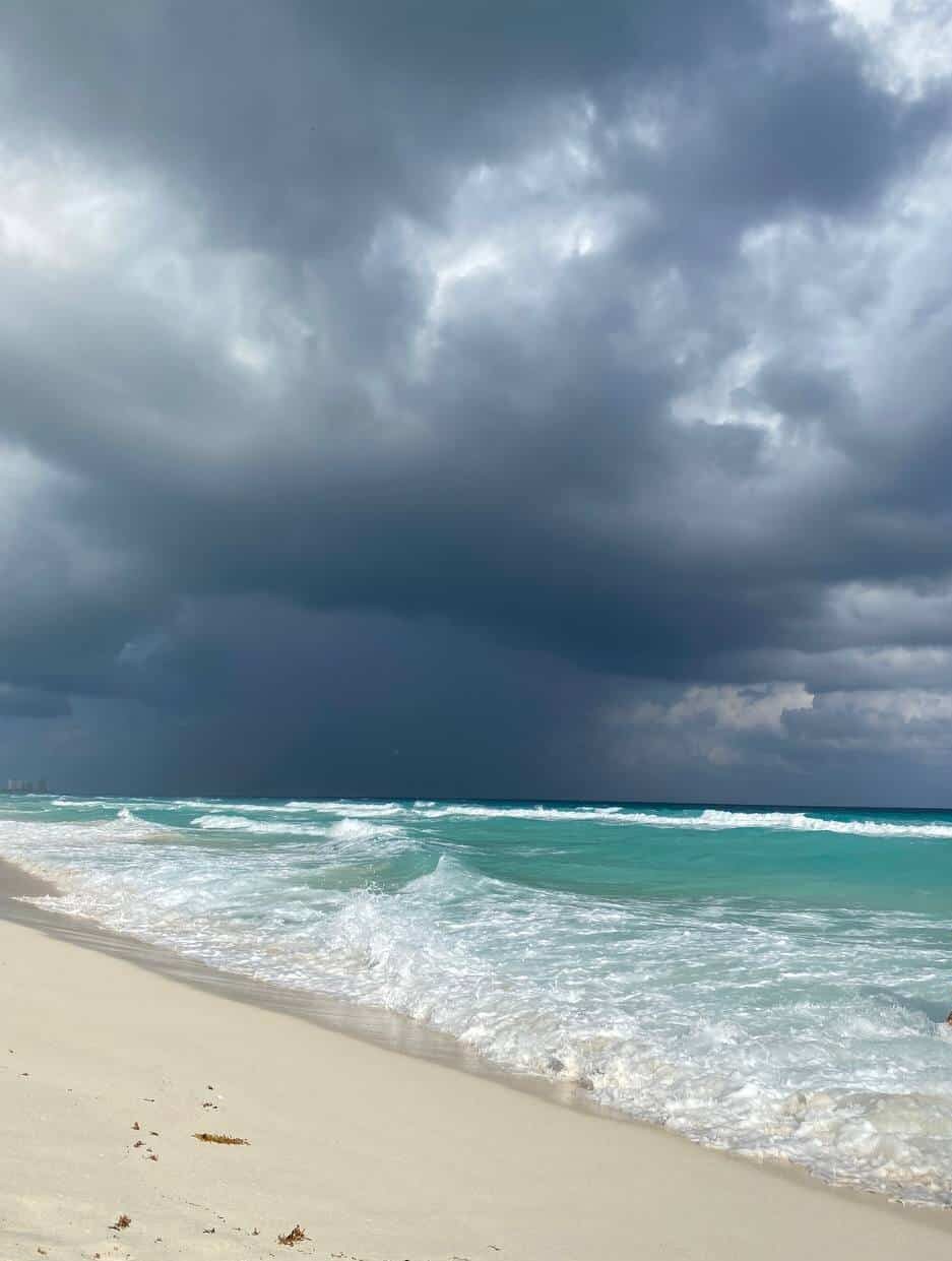 Сезон дождей и ураганы в Канкуне