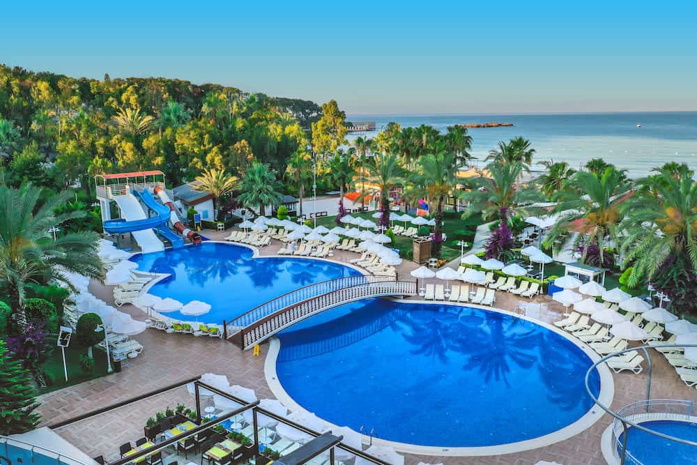 Лучшие отели Алании - Вид на бассейны отеля Annabella Diamond Hotel & Spa