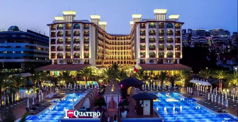 Отель Quattro Beach Spa & Resort