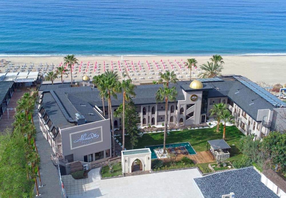 Лучшие отели Алании - Вид на отель Alaaddin Beach Hotel с воздуха