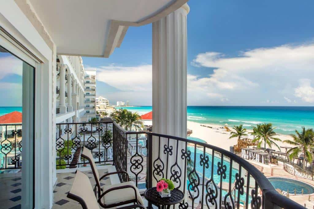 Вид с балкона номера Hyatt Zilara Cancun
